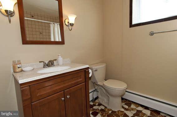 112 Homeland Road Pasadena, MD 21122 - Photo 13 of 25 Bath
