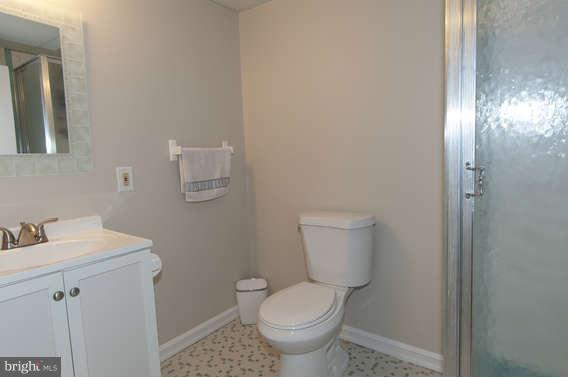 112 Homeland Road Pasadena, MD 21122 - Photo 10 of 25 Bath
