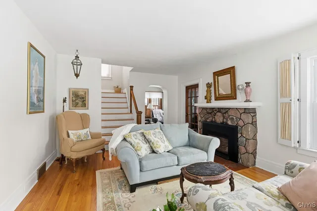 $419,900 | 113 Warwick Road, DeWitt, NY 13214