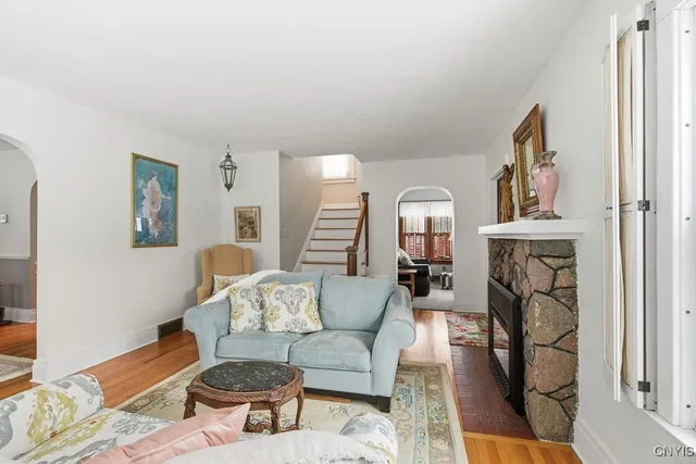 $419,900 | 113 Warwick Road, DeWitt, NY 13214