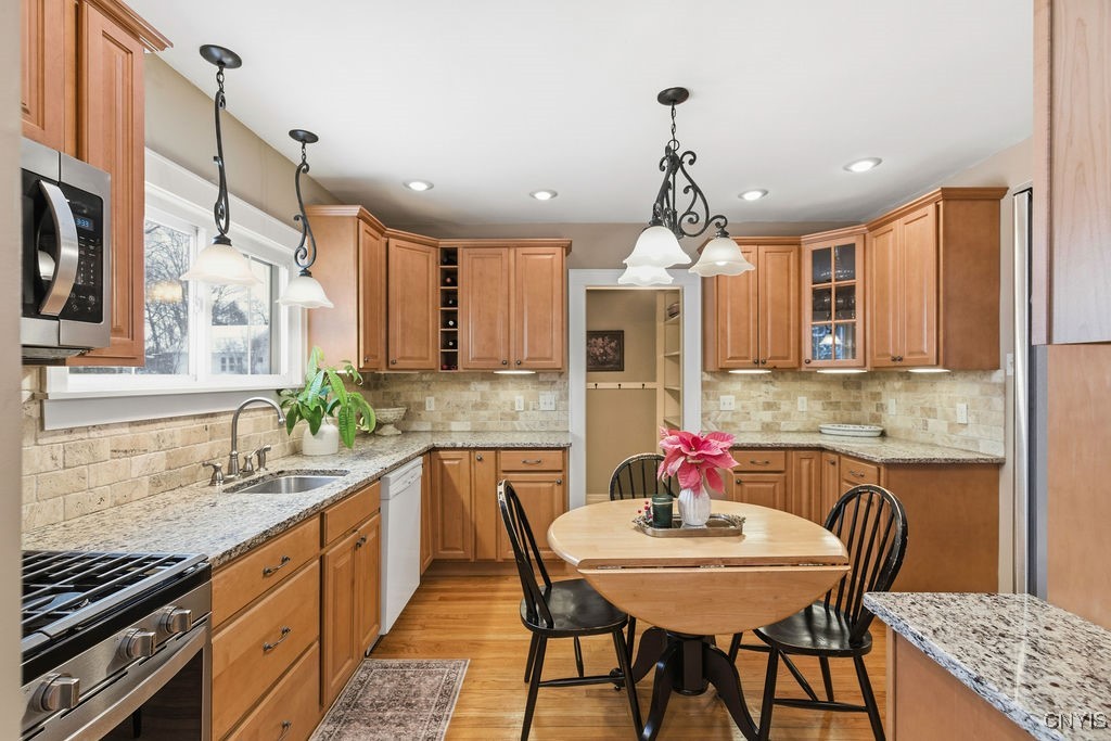 113 Warwick Road DeWitt, NY 13214 - Photo 22 of 50