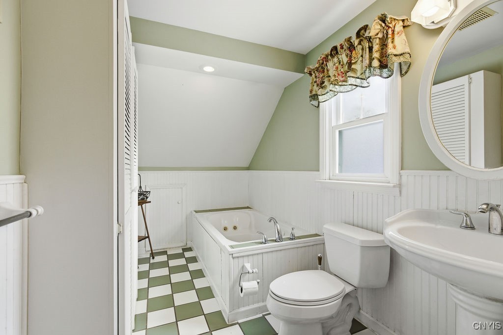 113 Warwick Road DeWitt, NY 13214 - Photo 35 of 50