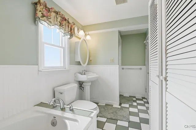 $419,900 | 113 Warwick Road, DeWitt, NY 13214