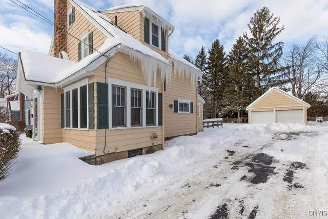 $419,900 | 113 Warwick Road, DeWitt, NY 13214