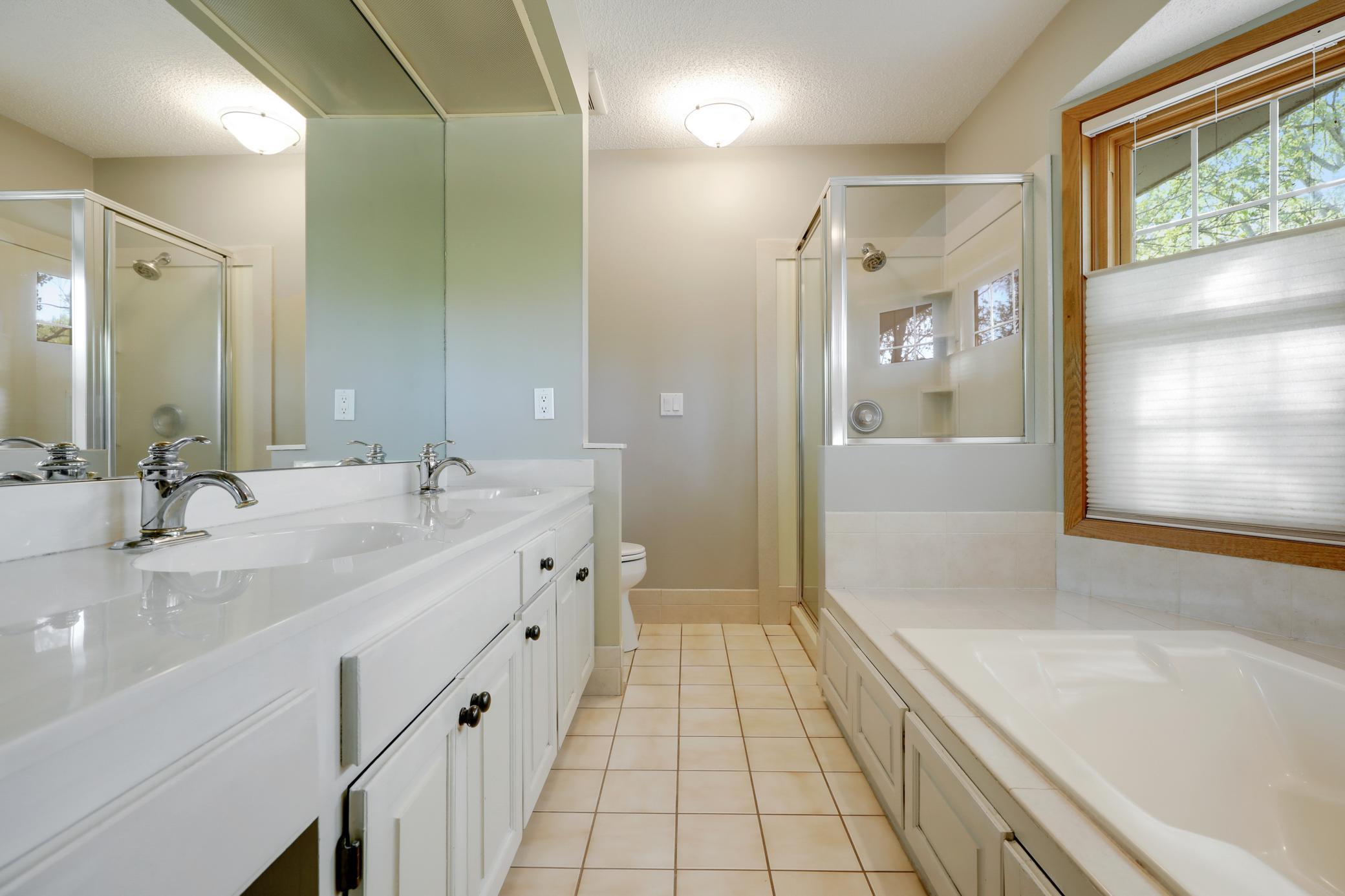 19505 Vine Ridge Road Shorewood, MN 55331 - Photo 12 of 25