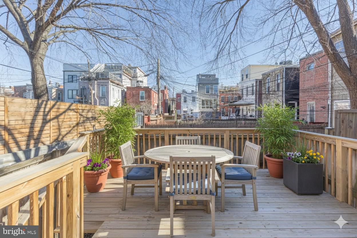 1507 Marion Street Northwest Washington, DC 20001 - Photo 11 of 31