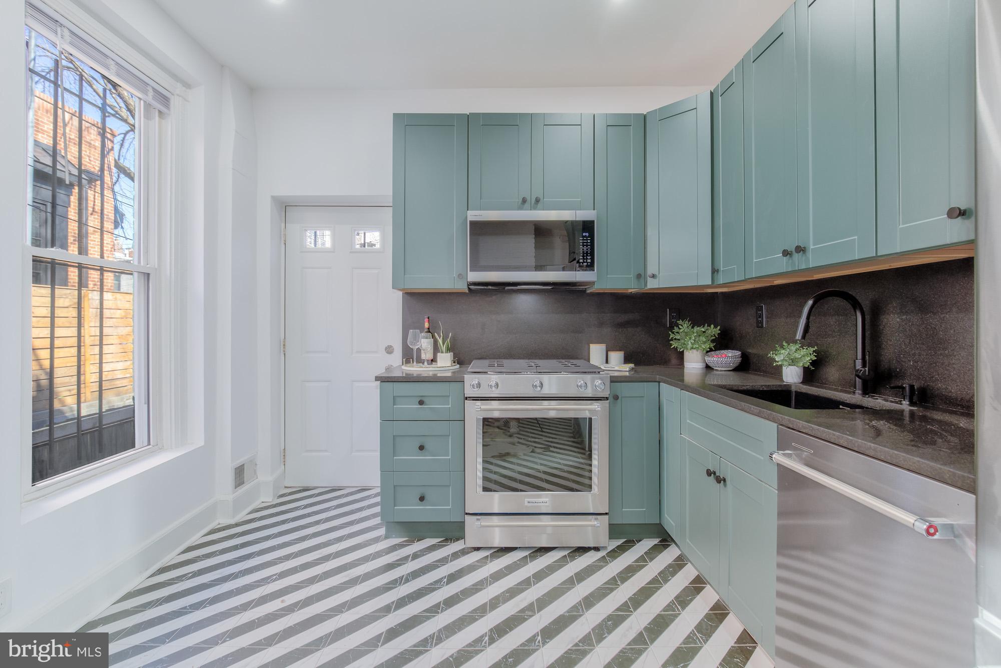 1507 Marion Street Northwest Washington, DC 20001 - Photo 10 of 31