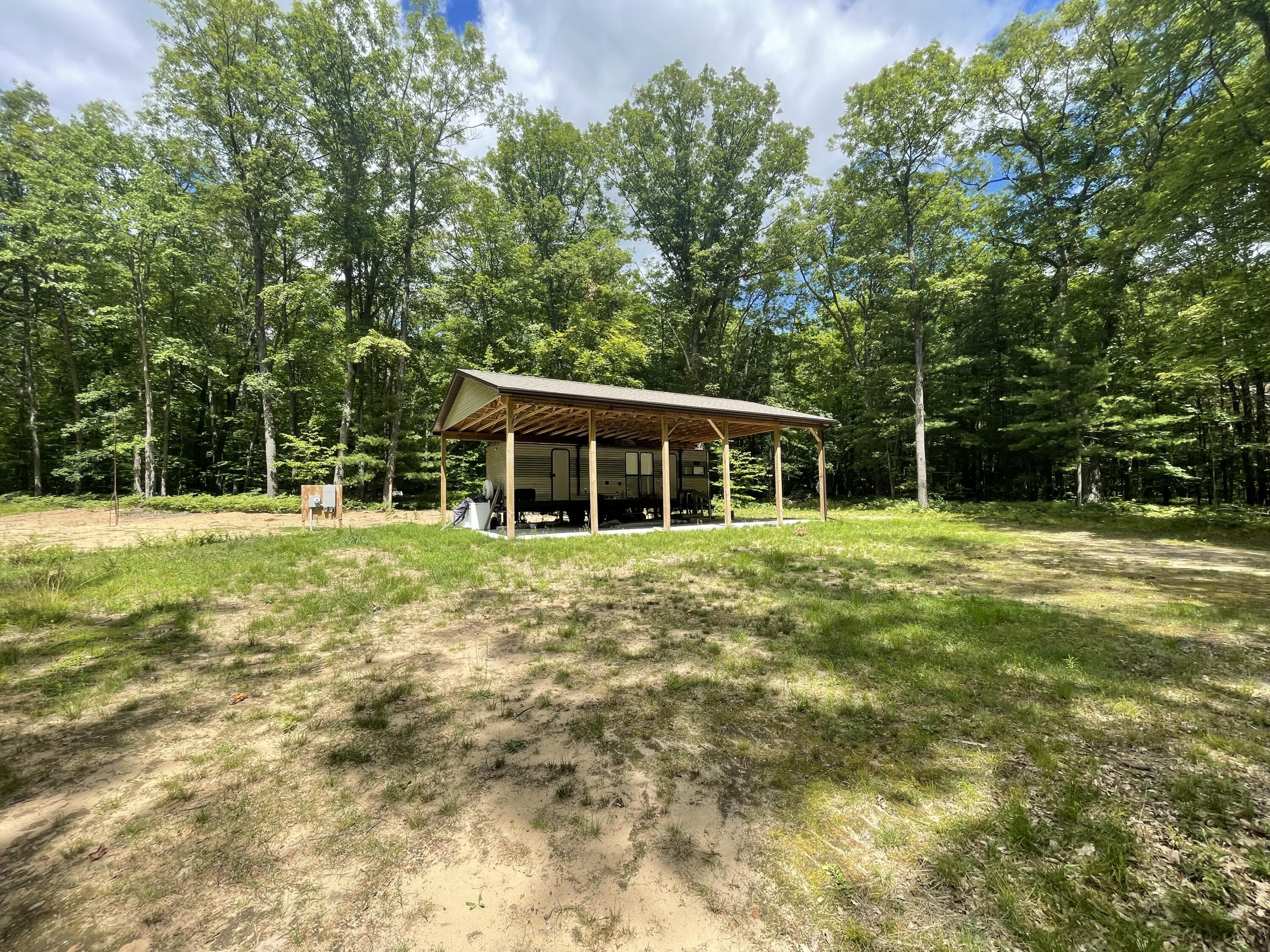 9732 East Grandview Trail Reed City, MI 49677 - Photo 2 of 19 IMG_5976