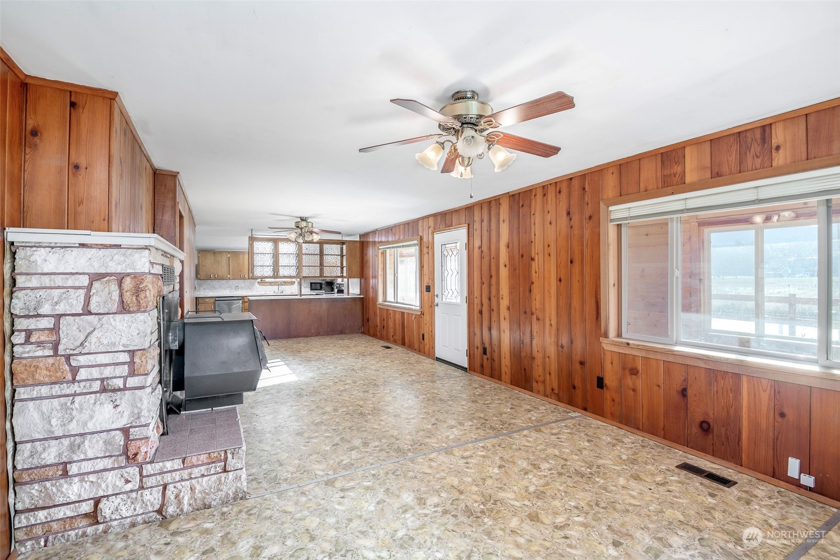 16224 Reichel Road Southeast Rainier, WA 98576 - Photo 8 of 40 Gallery Image 8