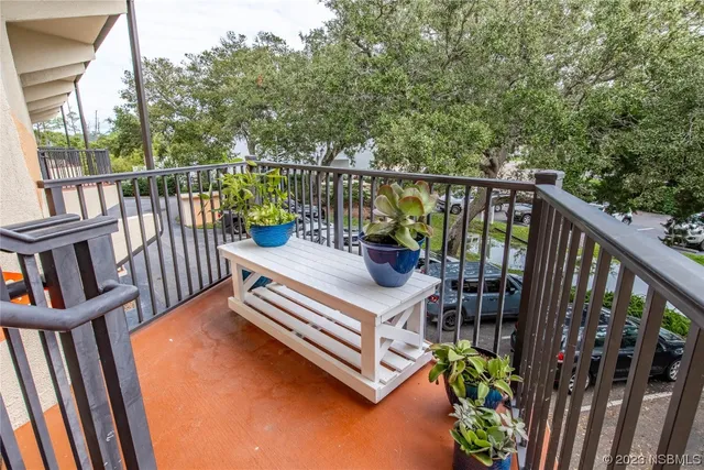 $3,950 | 520 South Peninsula Avenue, Unit 2D4, New Smyrna Beach, FL 32169