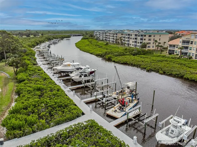 $3,950 | 520 South Peninsula Avenue, Unit 2D4, New Smyrna Beach, FL 32169