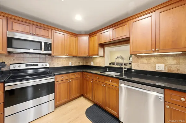 $799,000 | 3011 Hickory Street, Yorktown Heights, NY 10598