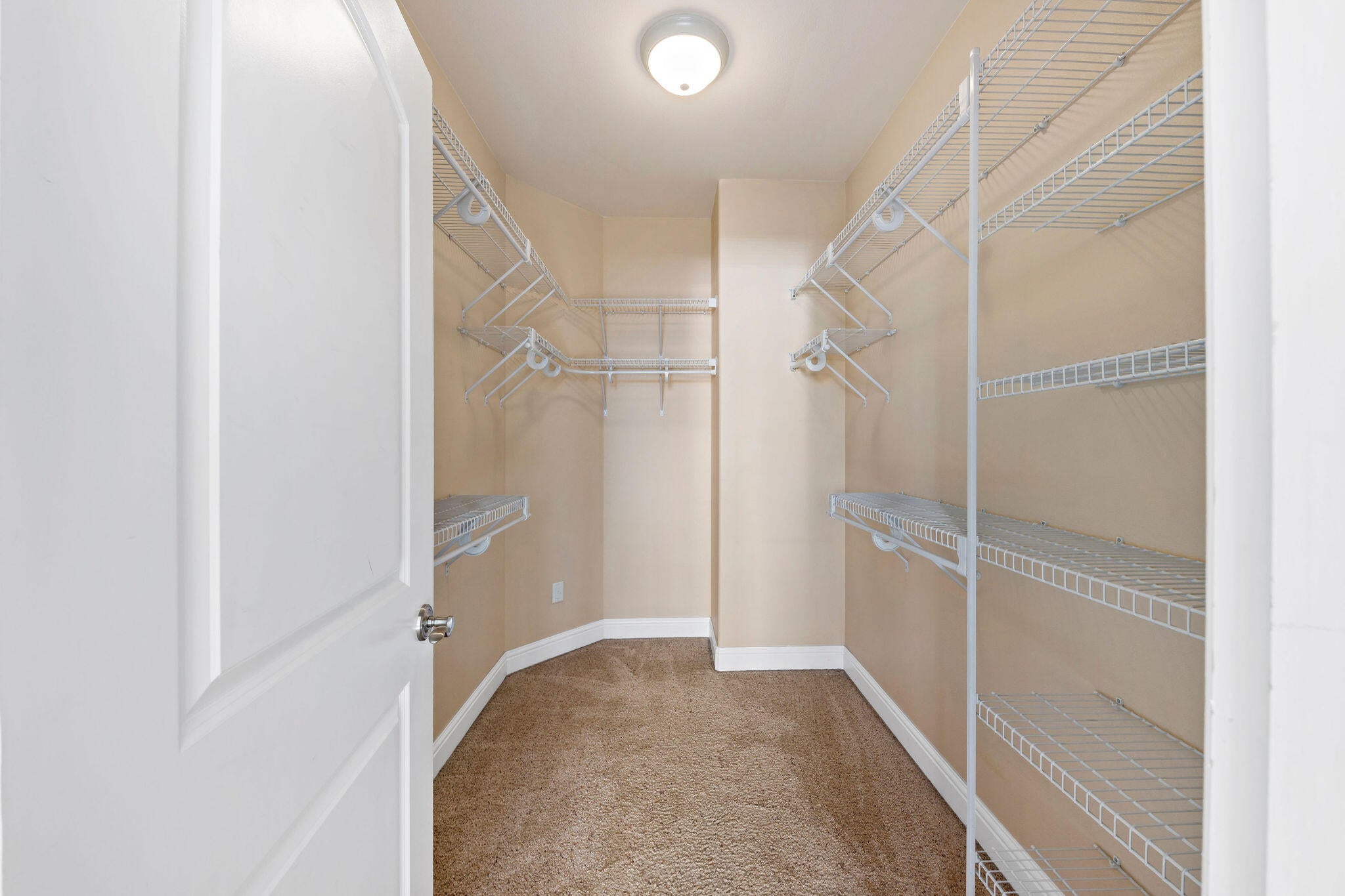 1995 Rabun Way Central Point, OR 97502 - Photo 17 of 35 Primary Suite