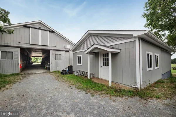 $1,625,000 | 19606 Ridgeside Road, Bluemont, VA 20135