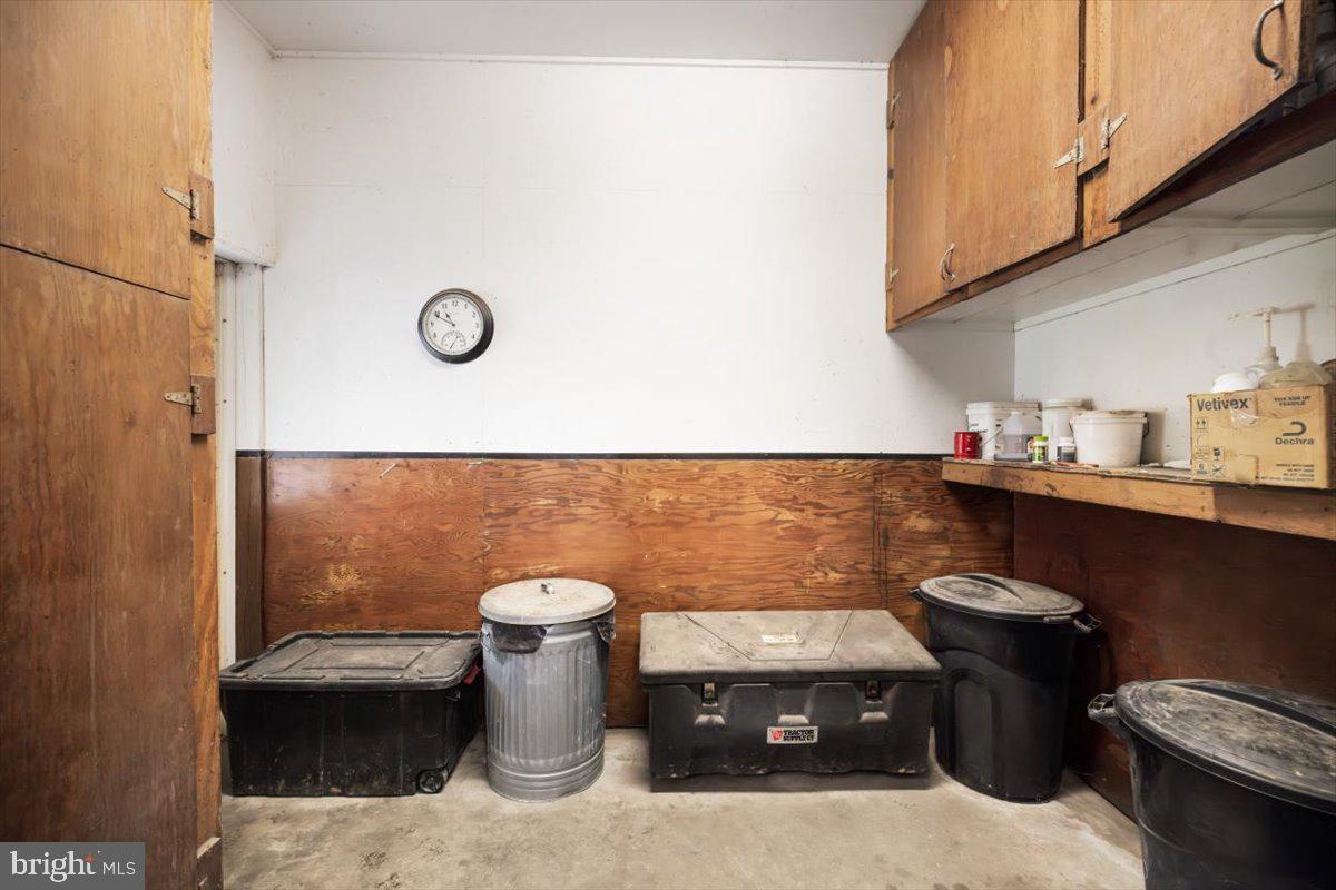 19606 Ridgeside Road Bluemont, VA 20135 - Photo 60 of 81 a bathroom with a sink and a toilet
