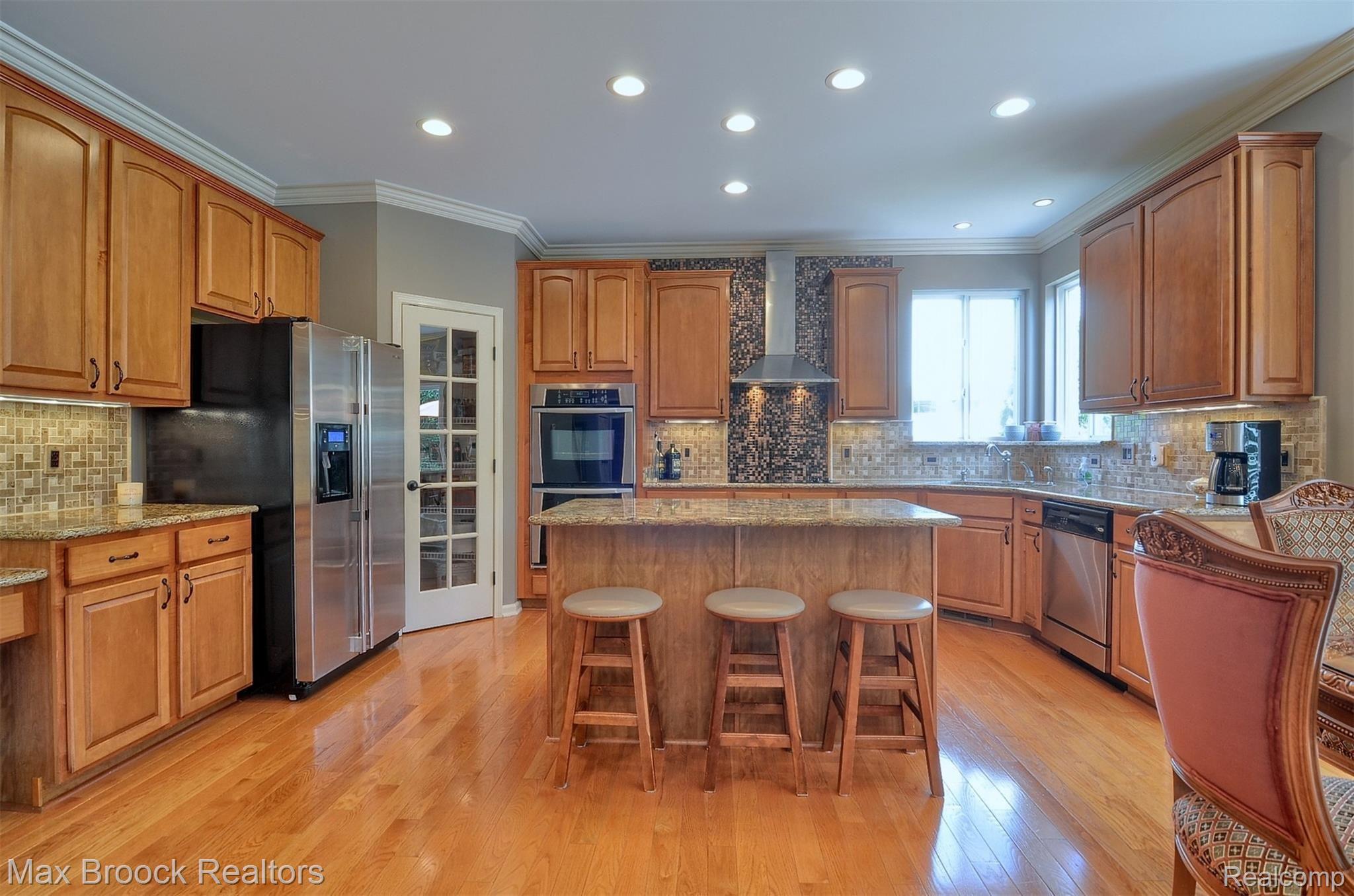 3059 Penn Court Rochester, MI 48307 - Photo 15 of 46 15-Kitchen.jpg