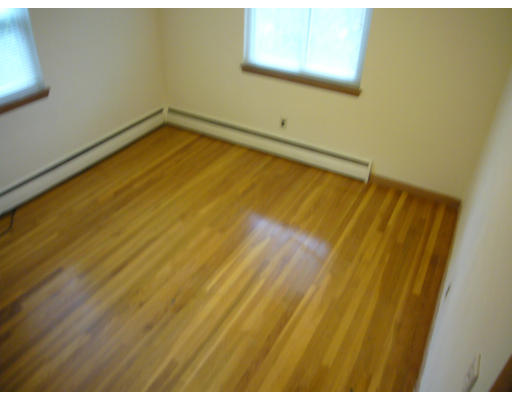 211 Temple Road Waltham, MA 02452 - Photo 7 of 20 Gallery Image 7