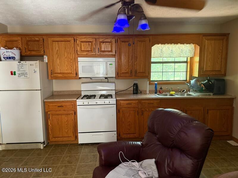 18159 Highway 15 Decatur, MS 39327 - Photo 48 of 84 Rental house kitchen