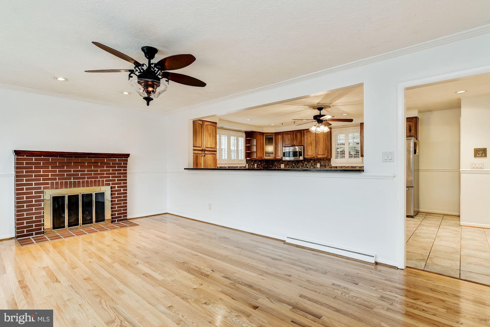 557 Fairmount Road Linthicum Heights, MD 21090 - Photo 3 of 26 Living Room