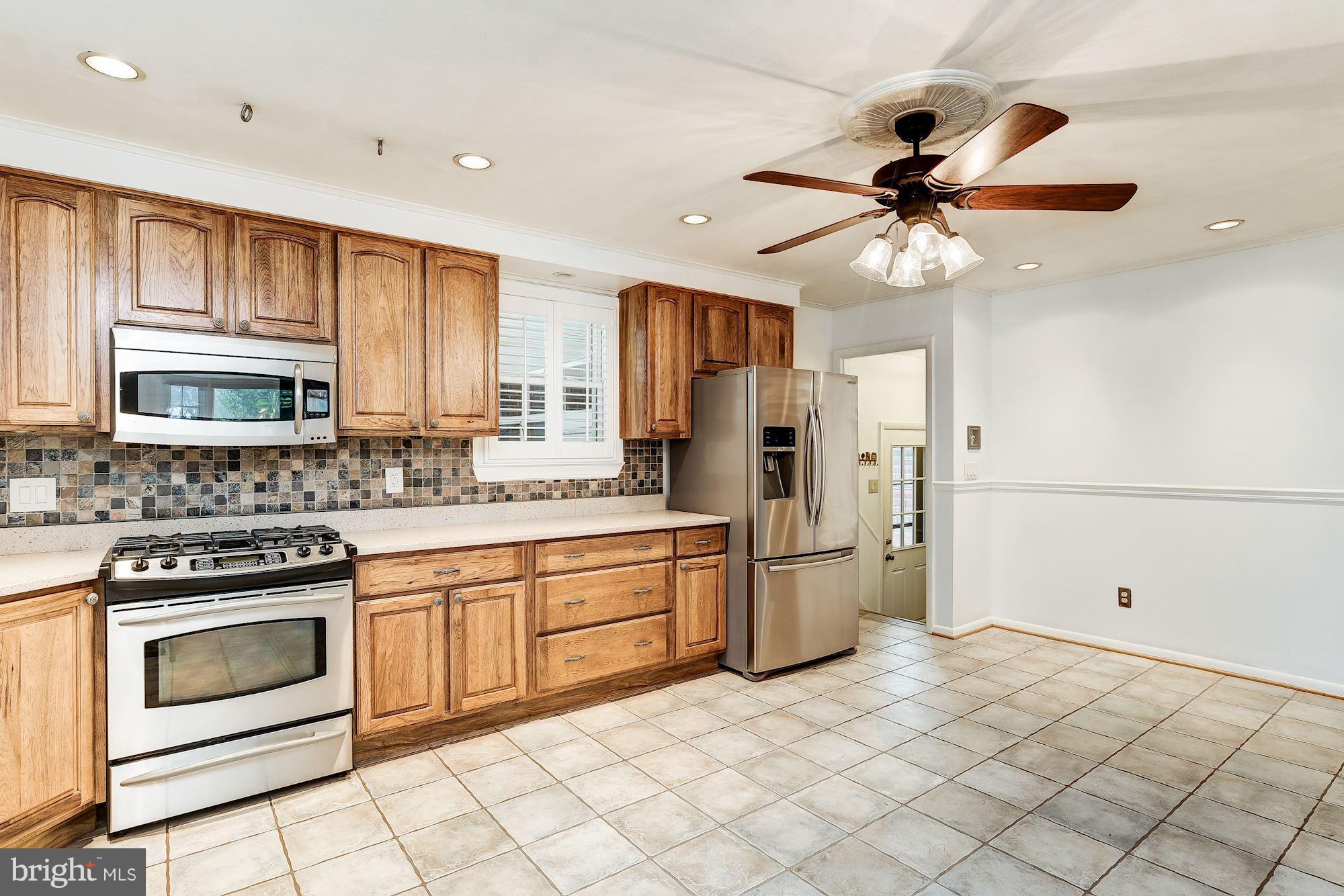 557 Fairmount Road Linthicum Heights, MD 21090 - Photo 8 of 26 Kitchen