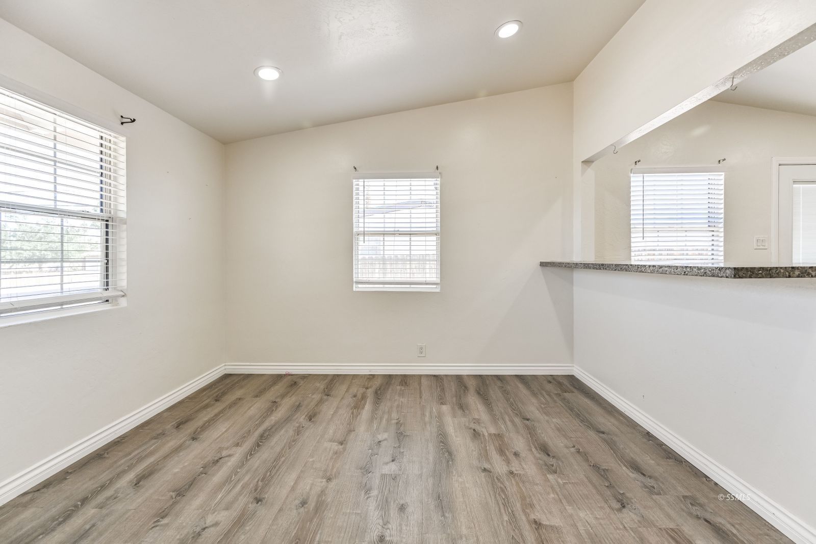 305 North Florence Street Ridgecrest, CA 93555 - Photo 7 of 30