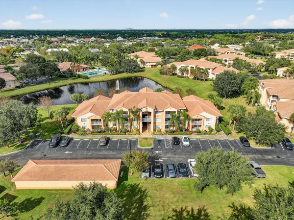 $171,900 | 201 Southwest Palm Drive, Unit 201, Port St. Lucie, FL 34986