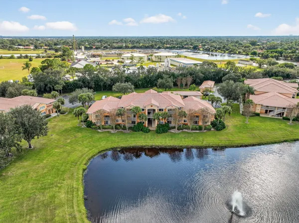 $171,900 | 201 Southwest Palm Drive, Unit 201, Port St. Lucie, FL 34986