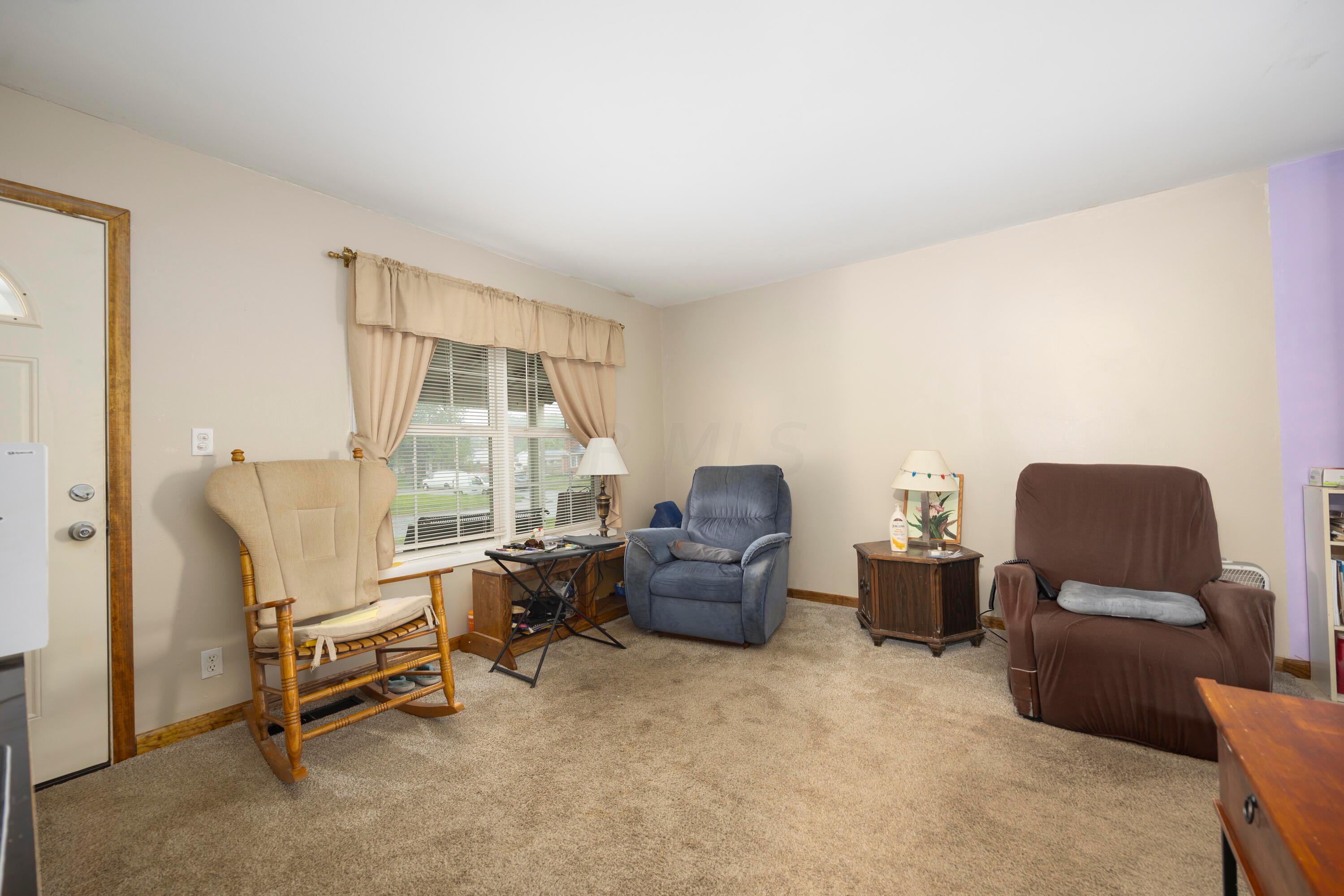 115 Phelps Road Columbus, OH 43207 - Photo 8 of 42 Living Area