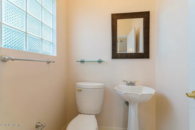 $5,995 | 1626 Strand Street, Neptune Beach, FL 32266