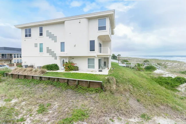 $5,995 | 1626 Strand Street, Neptune Beach, FL 32266