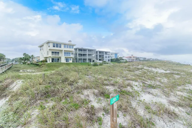 $5,995 | 1626 Strand Street, Neptune Beach, FL 32266