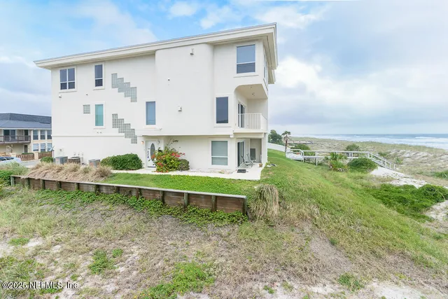 $5,995 | 1626 Strand Street, Neptune Beach, FL 32266