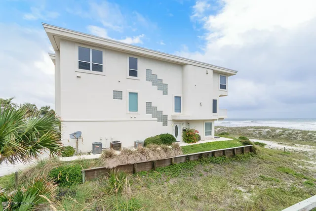 $5,995 | 1626 Strand Street, Neptune Beach, FL 32266