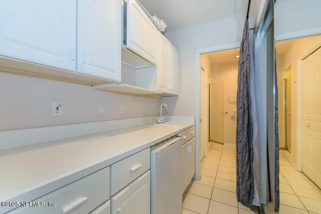 $5,995 | 1626 Strand Street, Neptune Beach, FL 32266