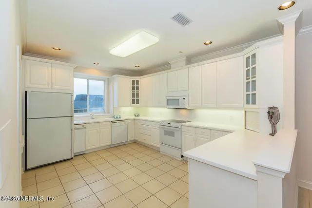 $5,995 | 1626 Strand Street, Neptune Beach, FL 32266