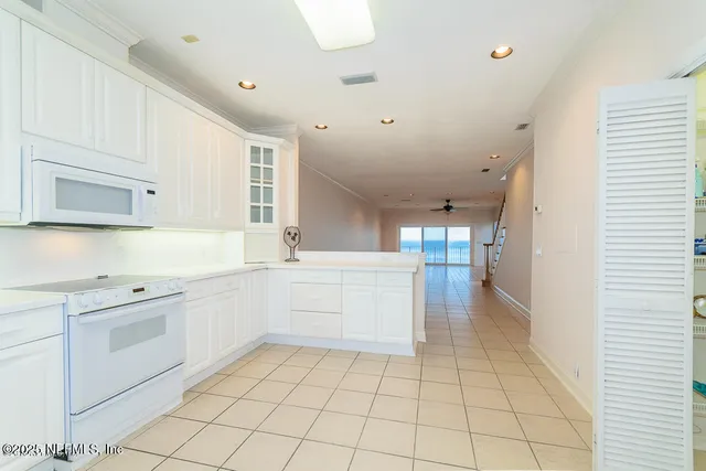 $5,995 | 1626 Strand Street, Neptune Beach, FL 32266