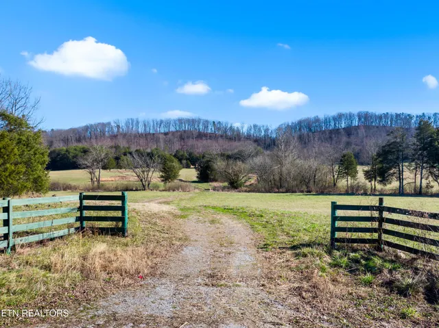 $254,000 | 1311 Paint Rock Valley Road, Philadelphia, TN 37846