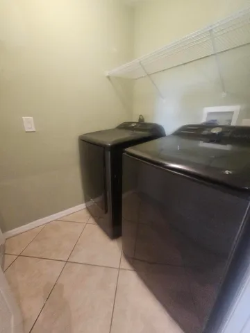 a view of utility room