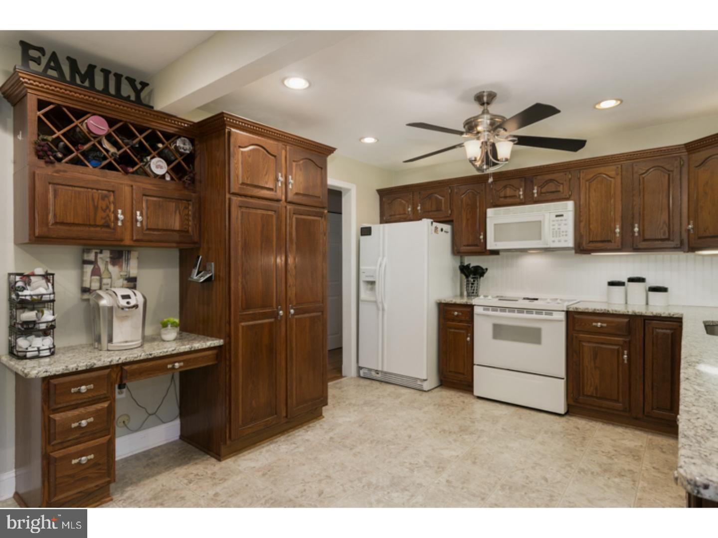 53 Hawkin Road Medford, NJ 08055 - Photo 4 of 22