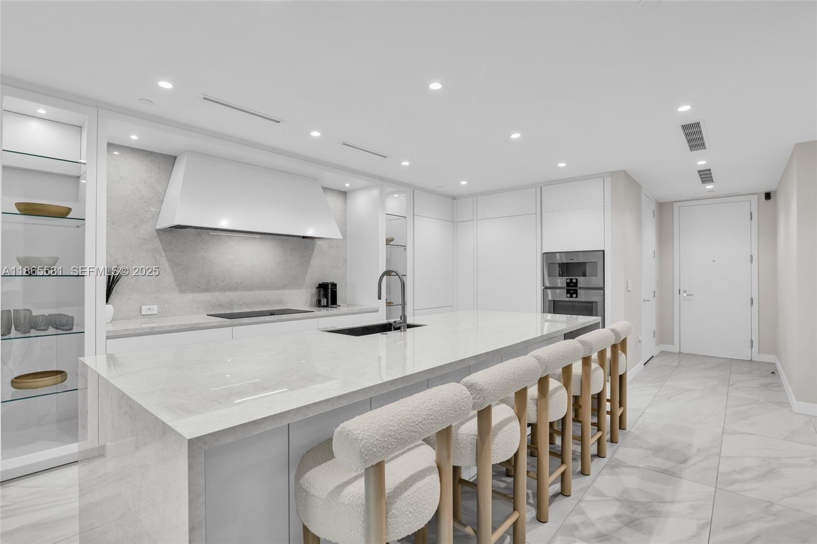 220 Southeast Mizner Boulevard, Unit 414 Boca Raton, FL 33432 - Photo 5 of 47