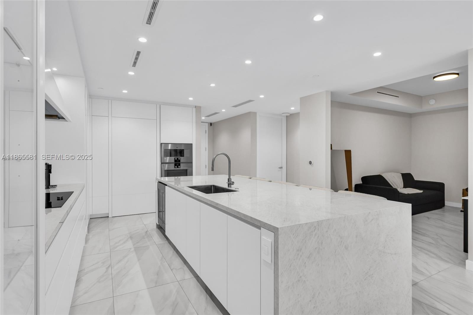 220 Southeast Mizner Boulevard, Unit 414 Boca Raton, FL 33432 - Photo 8 of 47