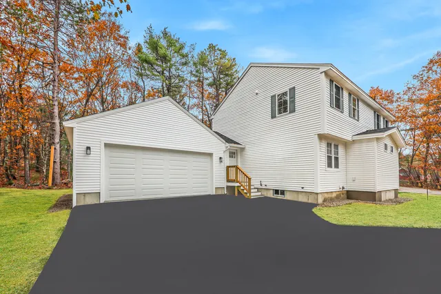 $460,000 | 23 Lilac Lane, Unit 23, Kennebunk, ME 04043