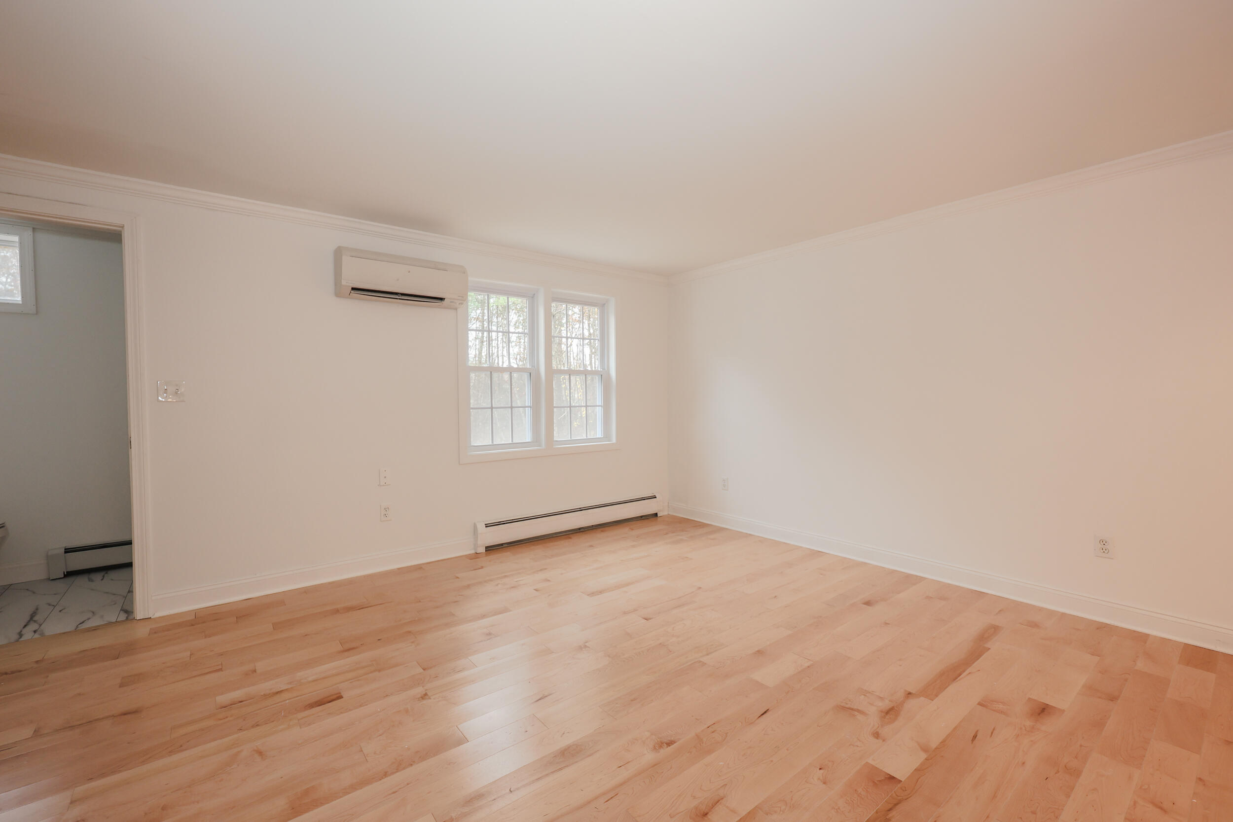 23 Lilac Lane, Unit 23 Kennebunk, ME 04043 - Photo 15 of 44 Living room