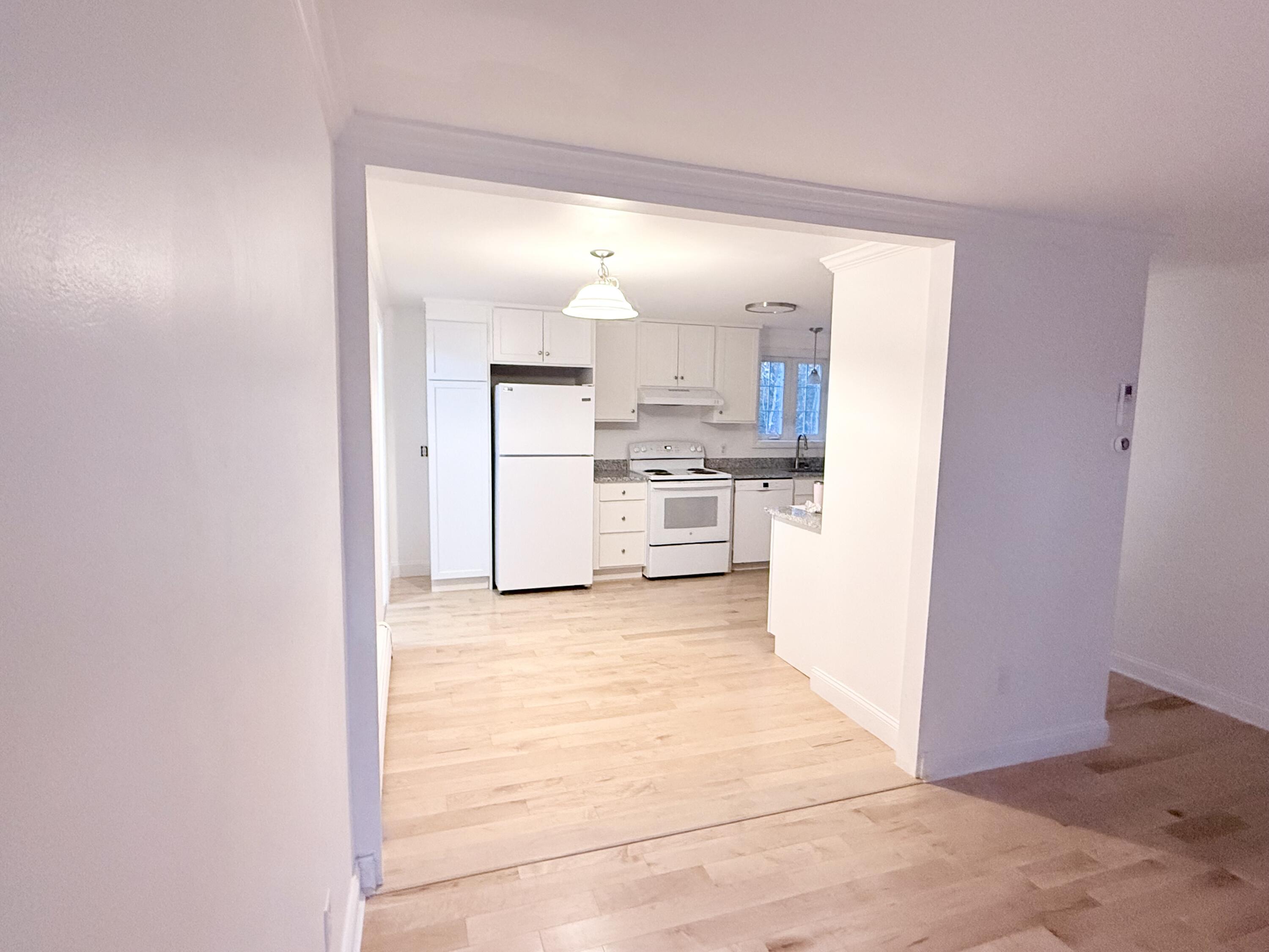 23 Lilac Lane, Unit 23 Kennebunk, ME 04043 - Photo 20 of 44 Dining / Kitchen