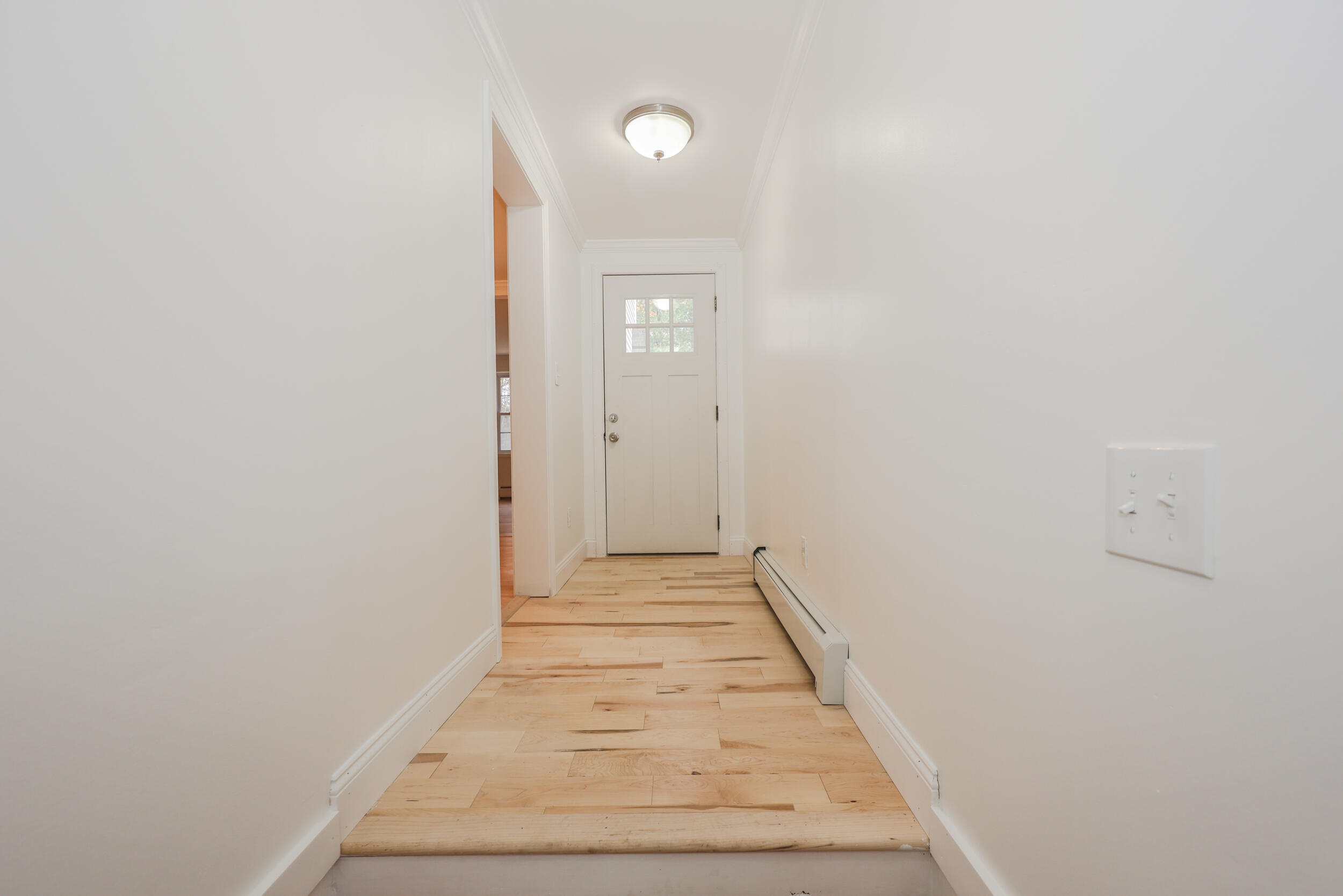 23 Lilac Lane, Unit 23 Kennebunk, ME 04043 - Photo 2 of 44 Entry way