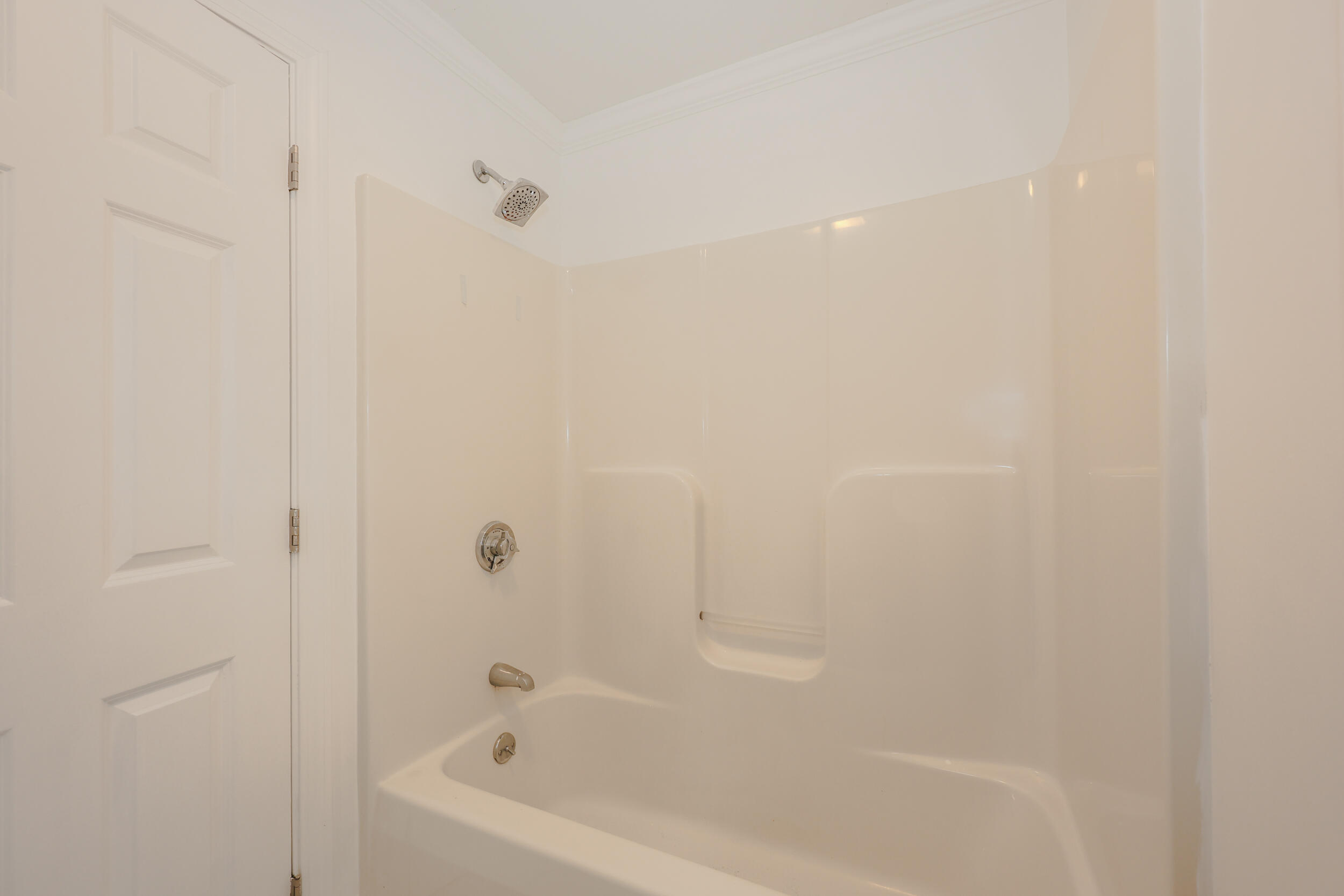23 Lilac Lane, Unit 23 Kennebunk, ME 04043 - Photo 22 of 44 Second floor full bath