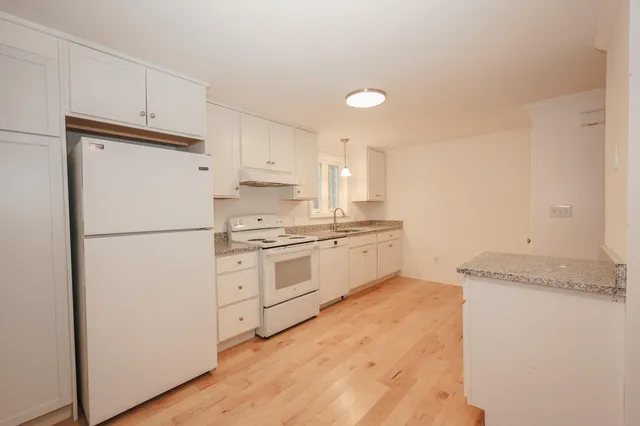 $460,000 | 23 Lilac Lane, Unit 23, Kennebunk, ME 04043