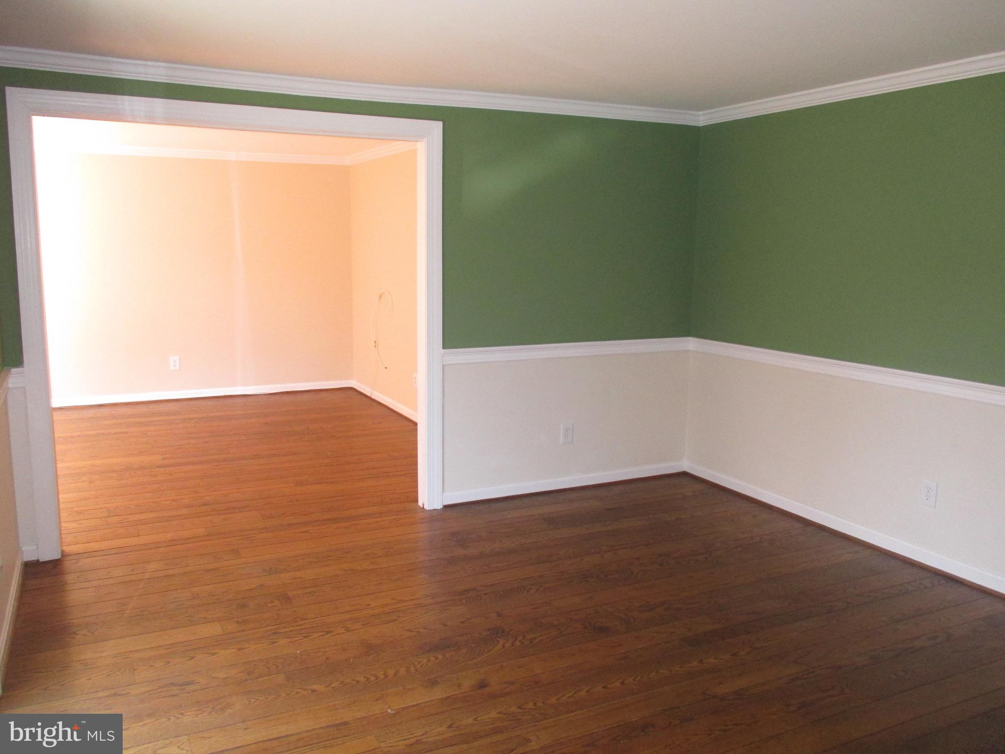 19601 Sparr Spring Road Gaithersburg, MD 20886 - Photo 4 of 23
