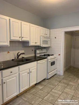 $3,600 | 30 Chiswick Road, Unit 4, Boston, MA 02135