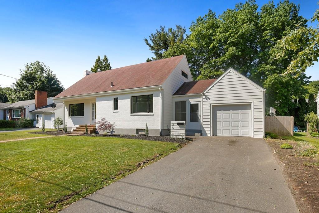 25 Maple Valley Road Lynn, MA 01904 - Photo 4 of 30 Gallery Image 4